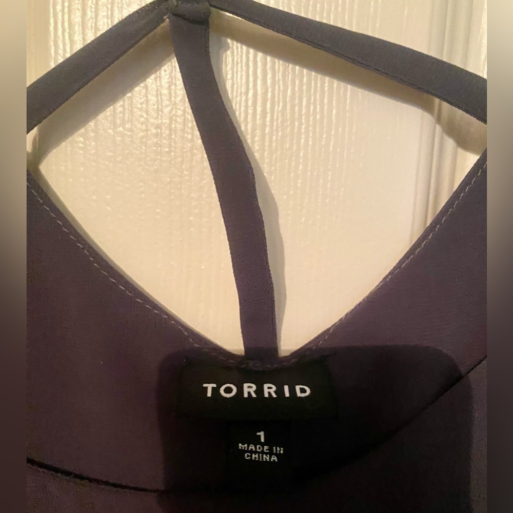 Torrid grey edgy sleeveless strappy chiffon cami size 1X - Picture 3 of 6